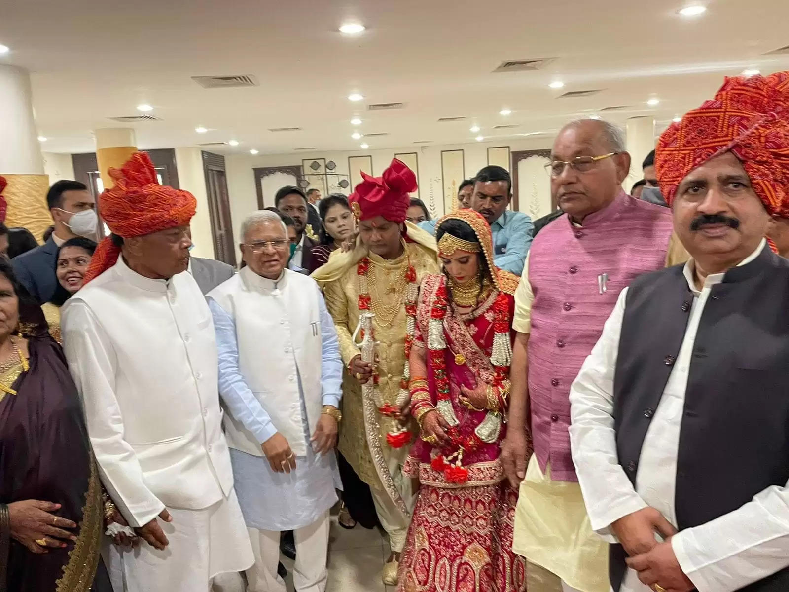 खाद्य मंत्री बिसाहूलाल सिंह के पुत्र के विवाह समारोह में राज्यपाल, मुख्यमंत्री और विधानसभा अध्यक्ष सहित कई गणमान्य हुये शामिल