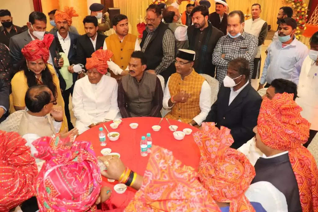 खाद्य मंत्री बिसाहूलाल सिंह के पुत्र के विवाह समारोह में राज्यपाल, मुख्यमंत्री और विधानसभा अध्यक्ष सहित कई गणमान्य हुये शामिल