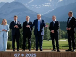कनाडा में आयोजित G7 समिट 2025 में वैश्विक नेता, जहाँ अमेरिकी राष्ट्रपति डोनाल्ड ट्रम्प ने इज़राइल संघर्ष पर असहमति जताते हुए बैठक बीच में छोड़ी।