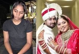 "इंदौर हनीमून हत्या कांड से जुड़ी तस्वीर—बाईं ओर आरोपी पत्नी सोनम उदास मुद्रा में, दाईं ओर शादी की खुशहाल तस्वीर में राजा और सोनम।"