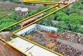 इंदौर में निर्माणाधीन Z-आकार का ओवरब्रिज जिसमें दो तीव्र 90 डिग्री मोड़ स्पष्ट रूप से दिखाई दे रहे हैं।